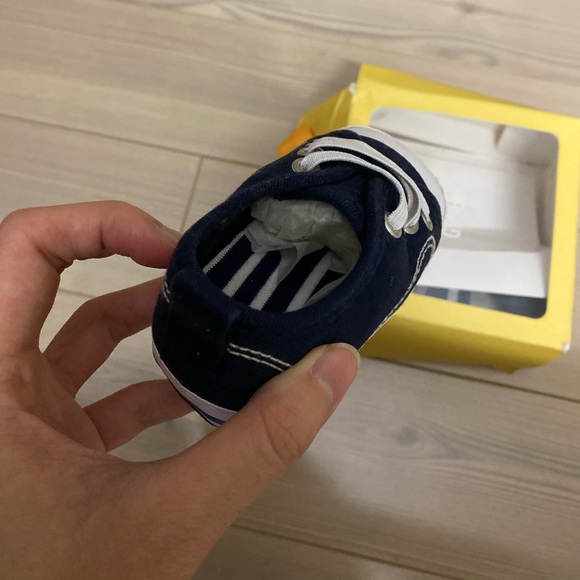 Gymboree Spring Lace Up Trainers - Picture 3 of 5